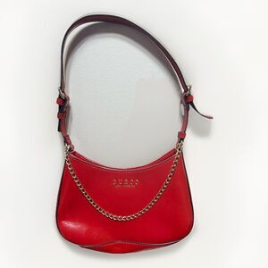 GUESS Los Angeles Red Patent Shoulder Bag Chain Accent Y2K Gorgeous Purse
